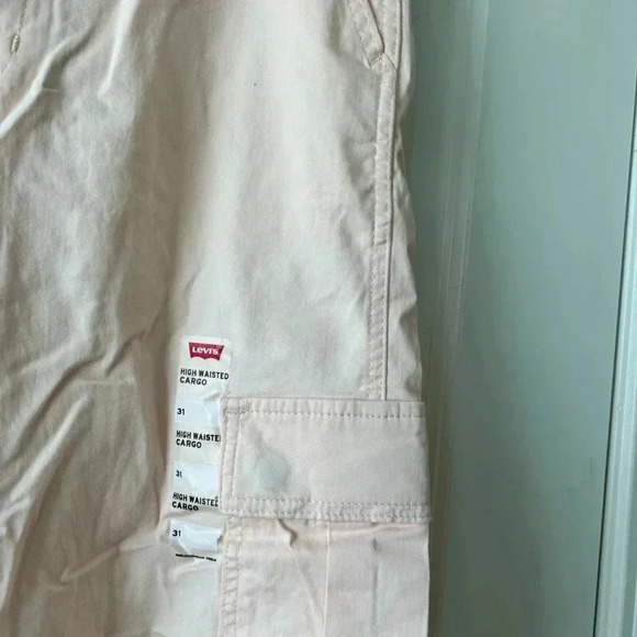 NWT Levi’s High-waisted Cargo Pants in pastel orange | size 31 - Picture 11 of 11